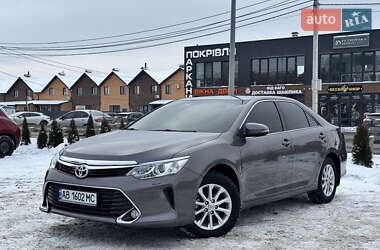 Седан Toyota Camry 2017 в Виннице