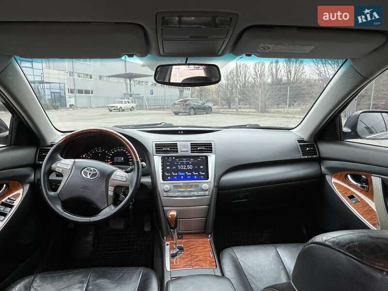 Седан Toyota Camry 2008 в Днепре