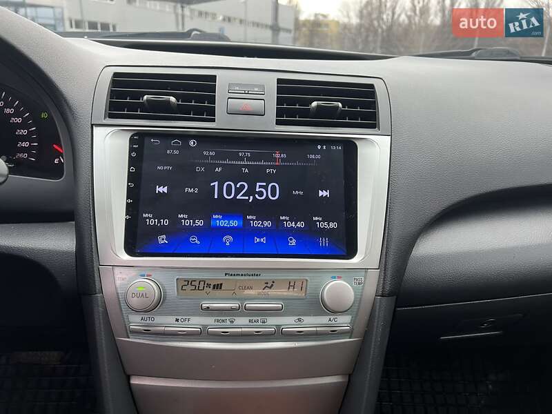 Седан Toyota Camry 2008 в Днепре