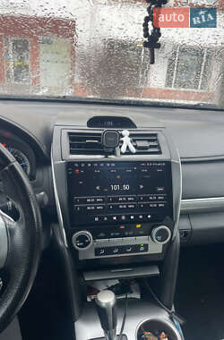 Седан Toyota Camry 2014 в Кременчуге