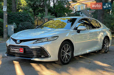 Седан Toyota Camry 2022 в Киеве