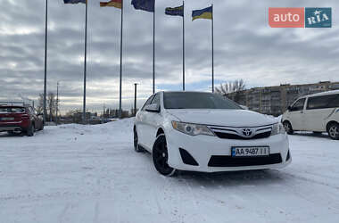 Седан Toyota Camry 2012 в Киеве