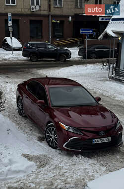 Седан Toyota Camry 2021 в Киеве