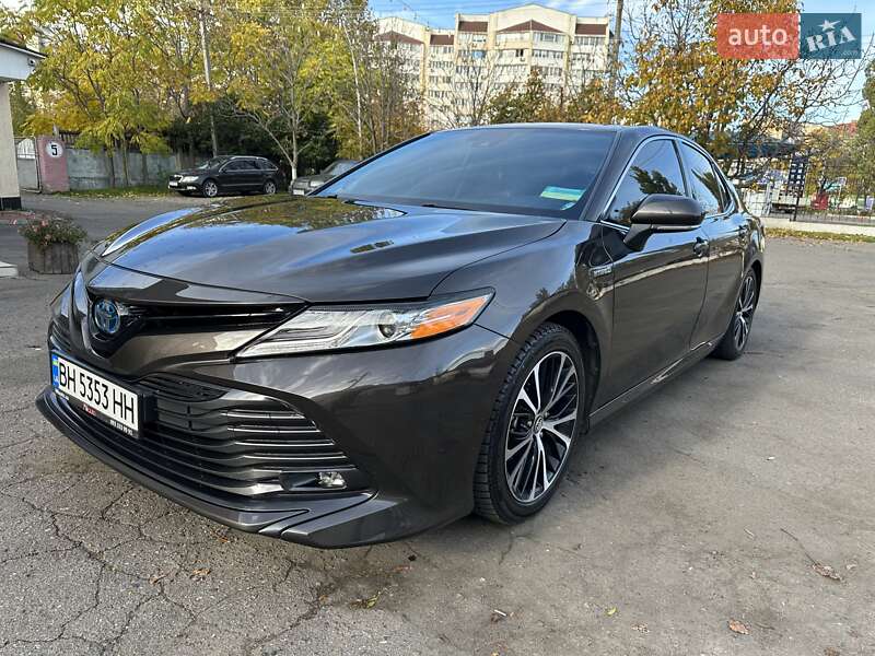 Toyota Camry 2019