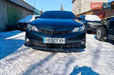 Седан Toyota Camry 2013 в Виннице