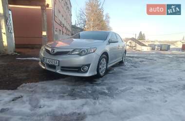 Седан Toyota Camry 2014 в Черновцах