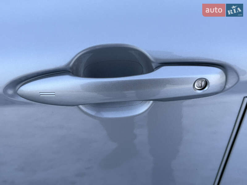 Седан Toyota Camry 2023 в Киеве