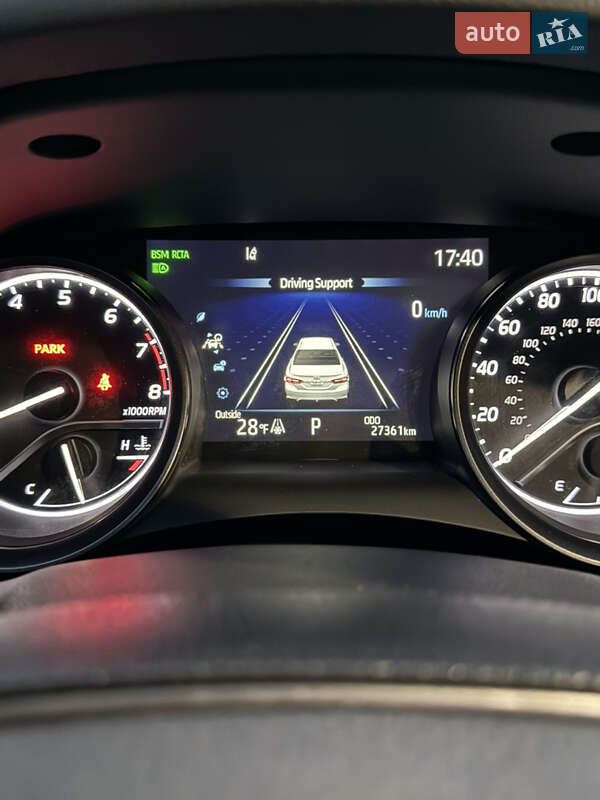 Седан Toyota Camry 2023 в Киеве