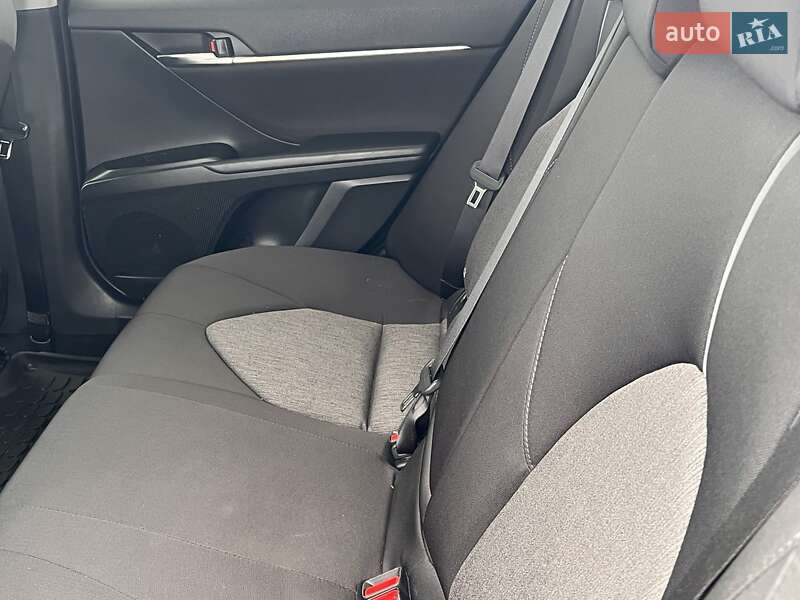 Седан Toyota Camry 2023 в Киеве