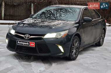 Седан Toyota Camry 2017 в Харкові