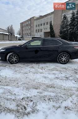 Седан Toyota Camry 2023 в Киеве