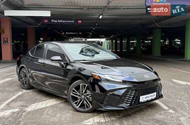 Седан Toyota Camry 2024 в Києві