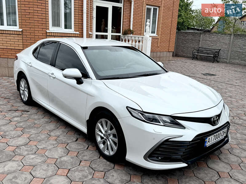 Toyota Camry 2021