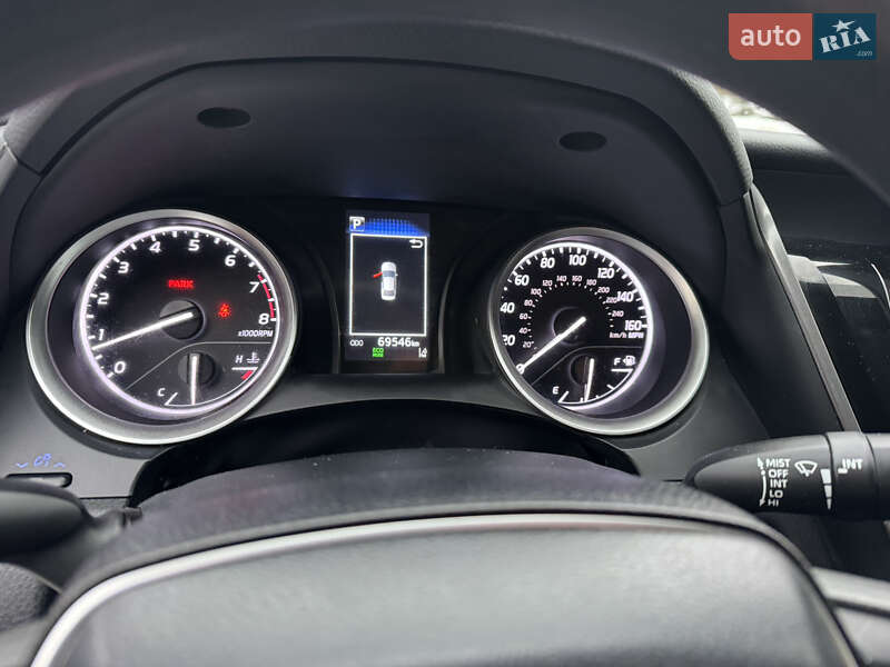 Седан Toyota Camry 2023 в Борщеве