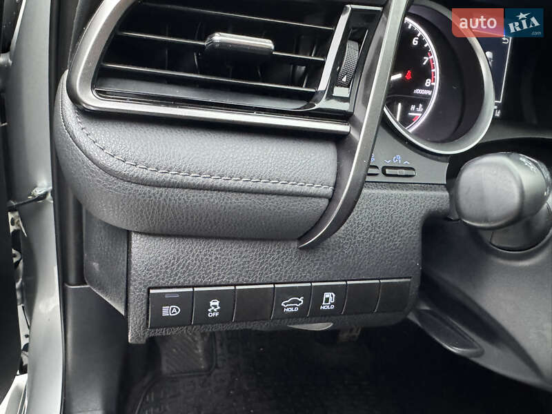 Седан Toyota Camry 2023 в Борщеве