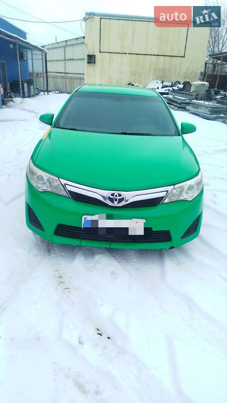 Седан Toyota Camry 2013 в Харькове