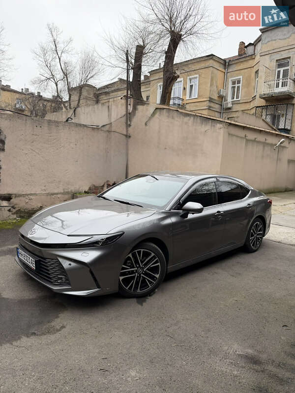 Седан Toyota Camry 2025 в Одессе