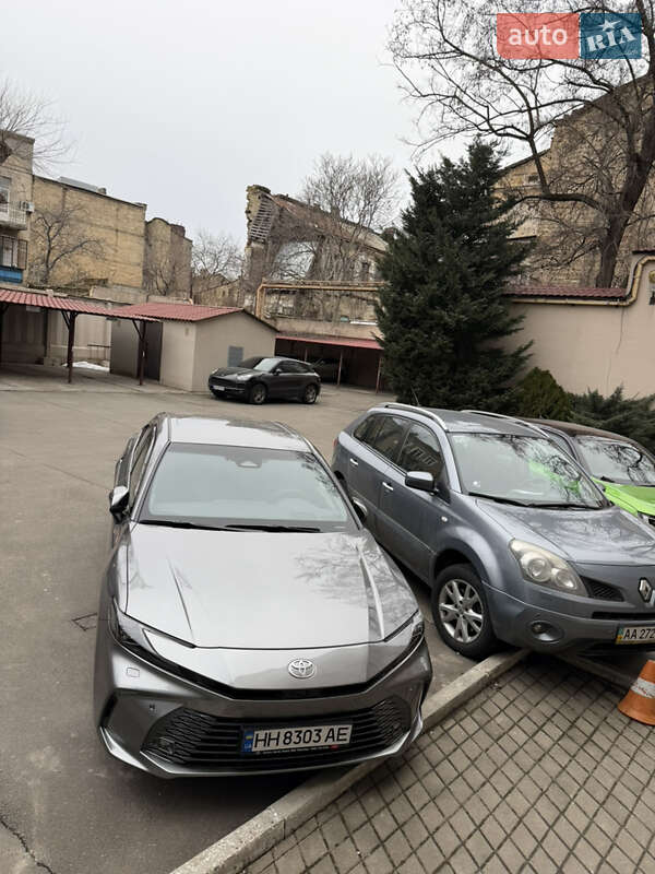 Седан Toyota Camry 2025 в Одессе