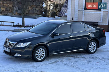 Седан Toyota Camry 2013 в Виннице