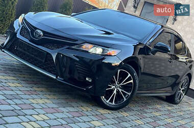 Седан Toyota Camry 2020 в Черкасах