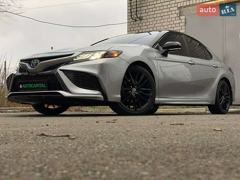 Седан Toyota Camry 2020 в Киеве