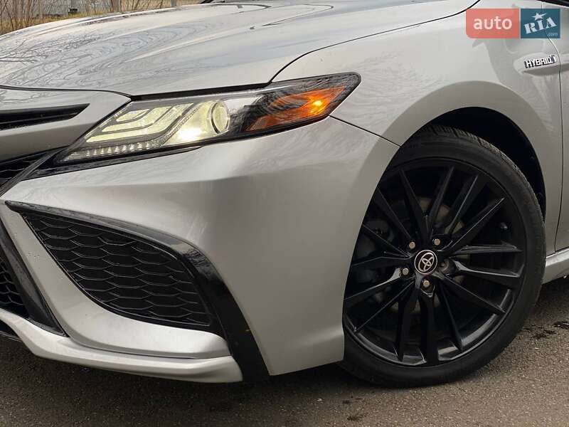 Седан Toyota Camry 2020 в Киеве