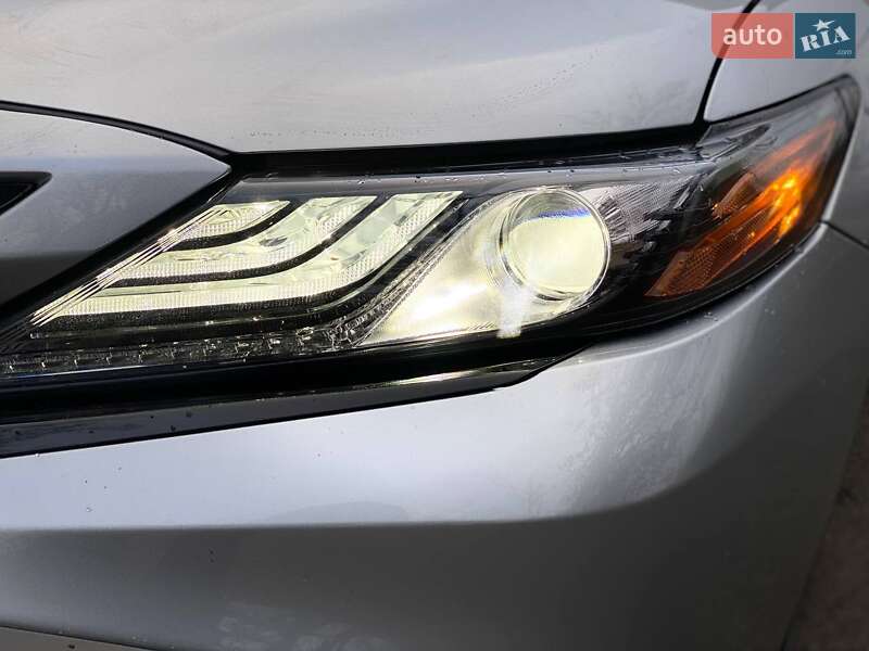 Седан Toyota Camry 2020 в Киеве