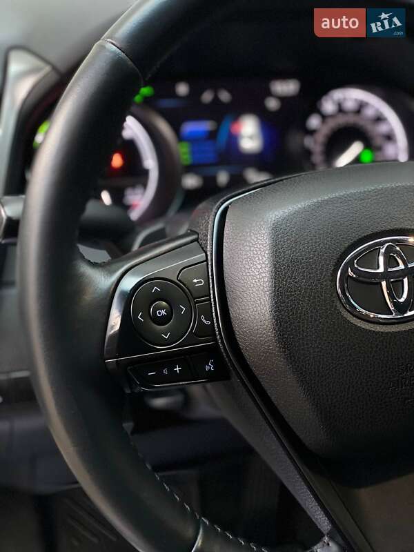 Седан Toyota Camry 2020 в Киеве