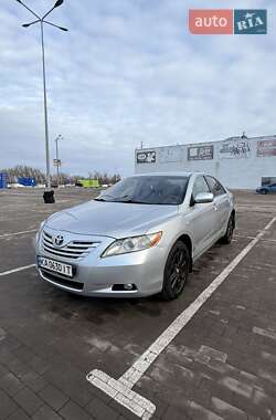 Седан Toyota Camry 2007 в Киеве