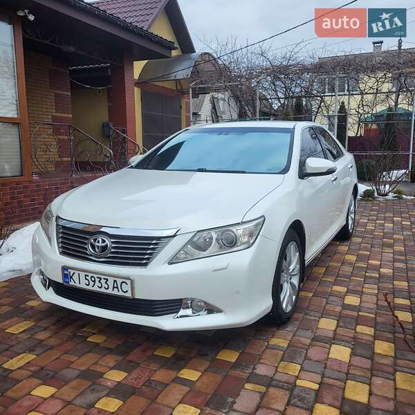 Седан Toyota Camry 2011 в Смеле