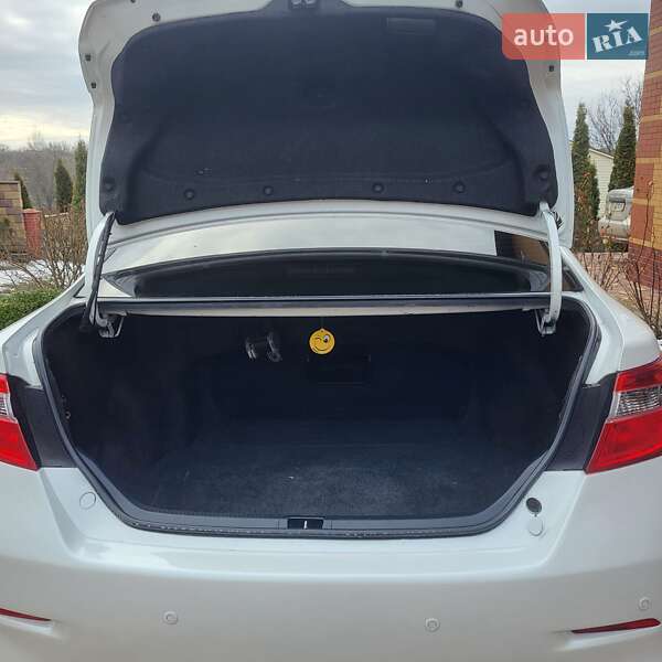 Седан Toyota Camry 2011 в Смеле