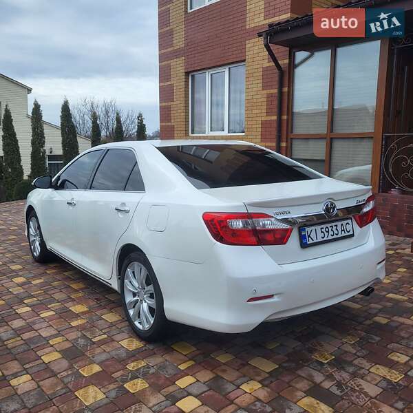 Седан Toyota Camry 2011 в Смеле