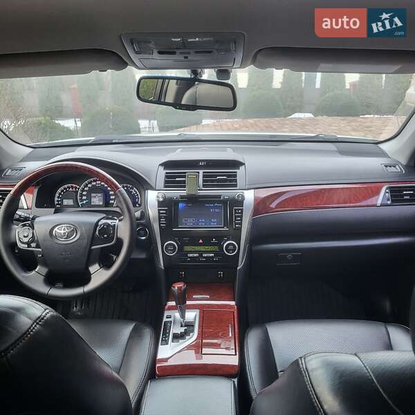 Седан Toyota Camry 2011 в Смеле