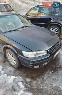 Седан Toyota Camry 1996 в Черкассах