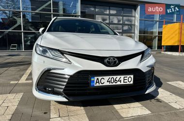 Седан Toyota Camry 2021 в Луцке