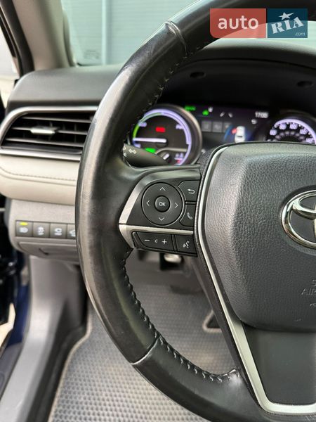 Седан Toyota Camry 2021 в Киеве