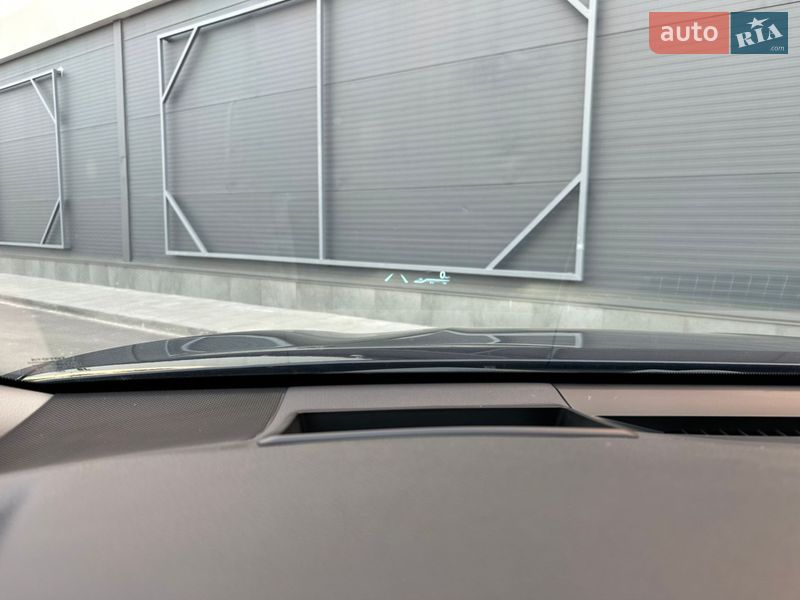 Седан Toyota Camry 2021 в Киеве