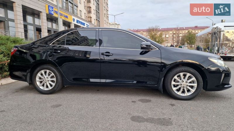 Седан Toyota Camry 2016 в Харькове