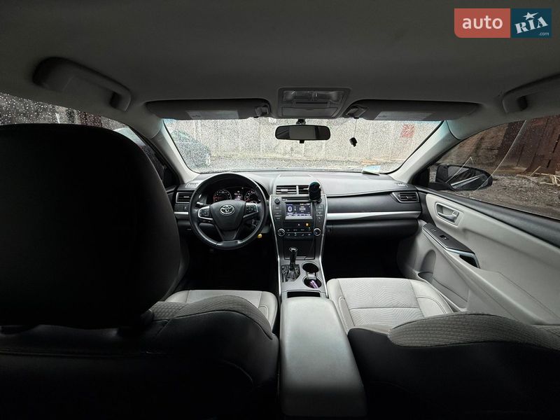Седан Toyota Camry 2016 в Виннице