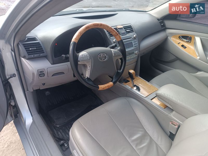 Седан Toyota Camry 2006 в Киеве