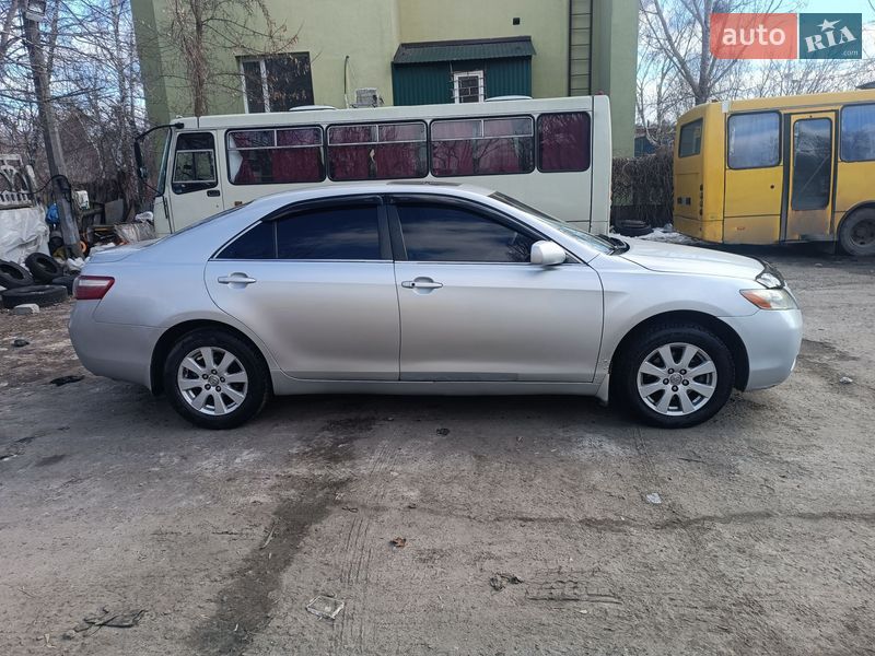 Седан Toyota Camry 2006 в Киеве