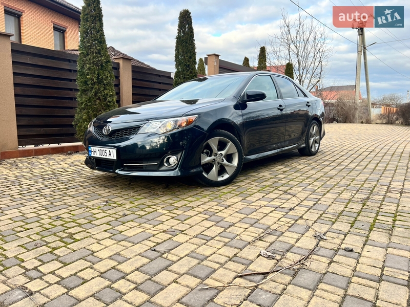 Седан Toyota Camry 2012 в Одессе