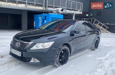 Седан Toyota Camry 2012 в Києві