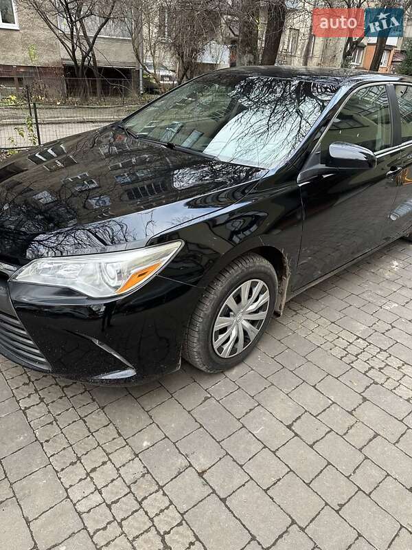 Седан Toyota Camry 2017 в Ивано-Франковске