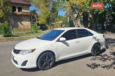 Седан Toyota Camry 2013 в Києві