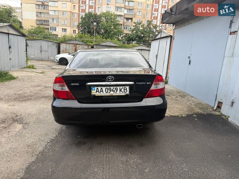 Седан Toyota Camry 2004 в Киеве
