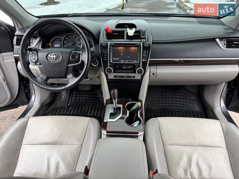 Седан Toyota Camry 2014 в Гадяче