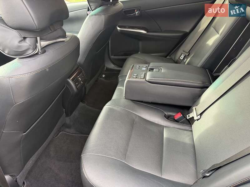 Седан Toyota Camry 2015 в Ивано-Франковске