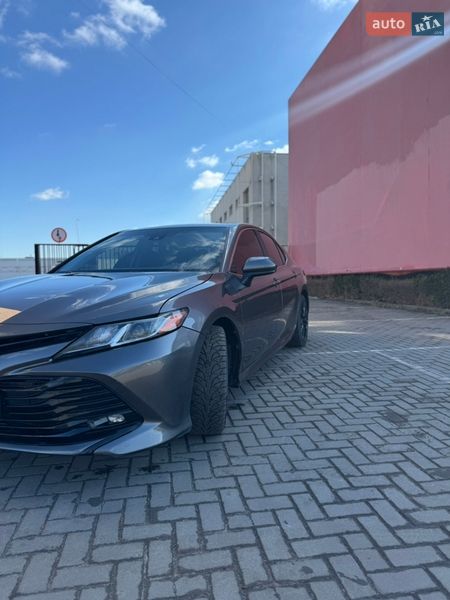 Седан Toyota Camry 2018 в Черкассах