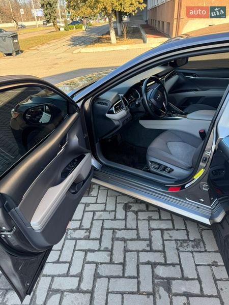 Седан Toyota Camry 2018 в Черкассах